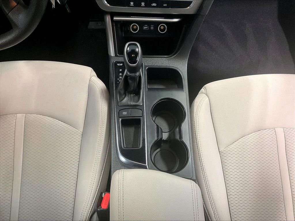 Used 2017 Black Hyundai SE image 20