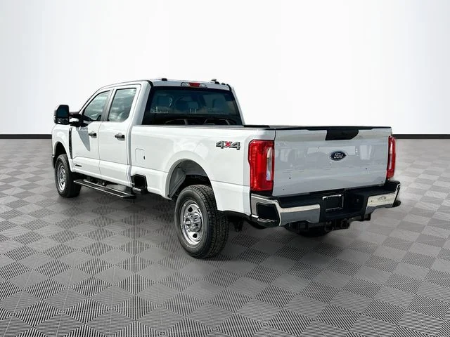 New 2026 Oxford White Ford XL image 4