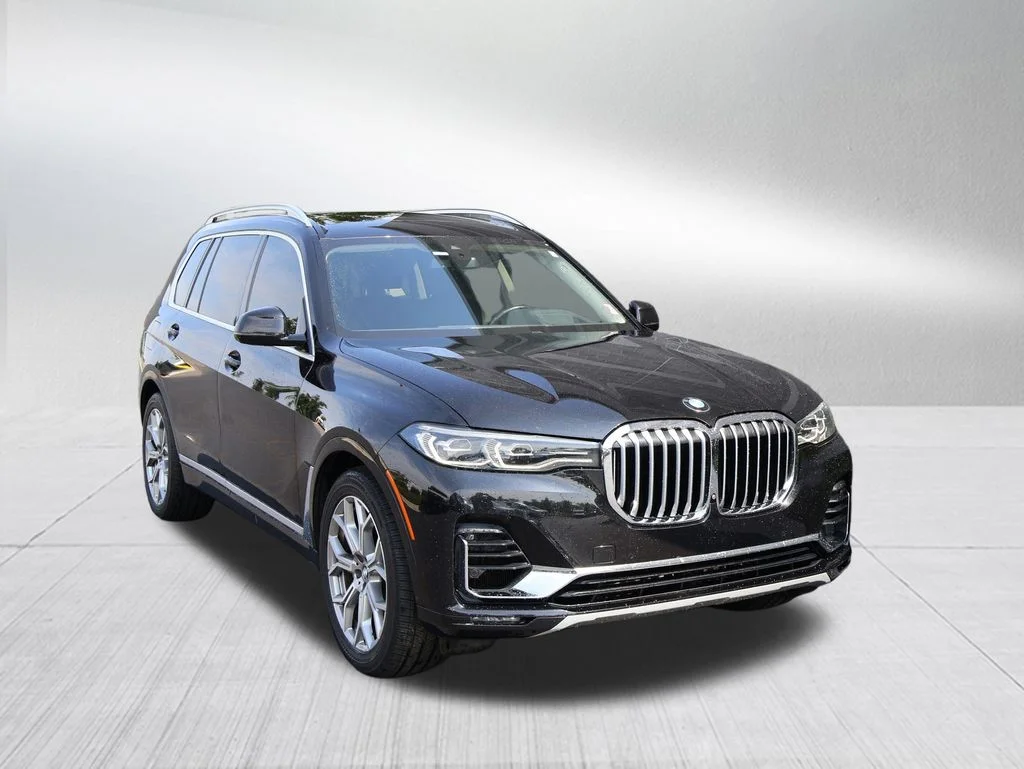 Used 2021 Black BMW xDrive40i image 1