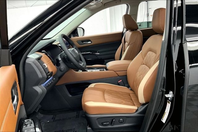 New 2026 Super Black Nissan Platinum image 10