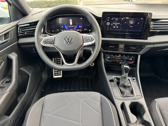 New 2026 Pure White Volkswagen 1.5T Sport image 25