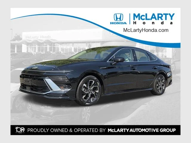 Used 2024 Onyx Black Hyundai SEL image 1