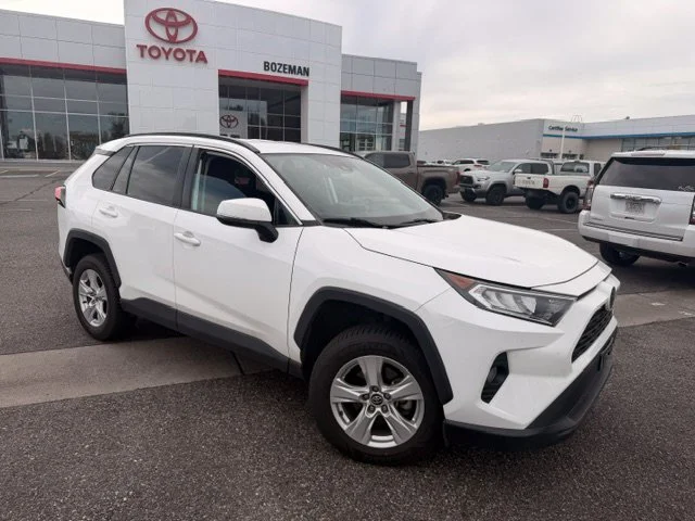 Used 2020 White Toyota XLE image 1
