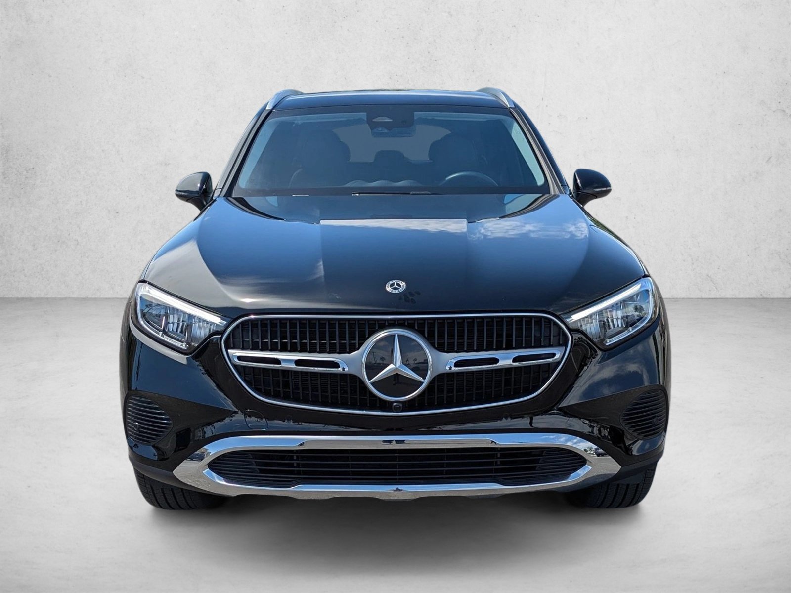 Used 2025 Black Mercedes-Benz GLC 350e image 2