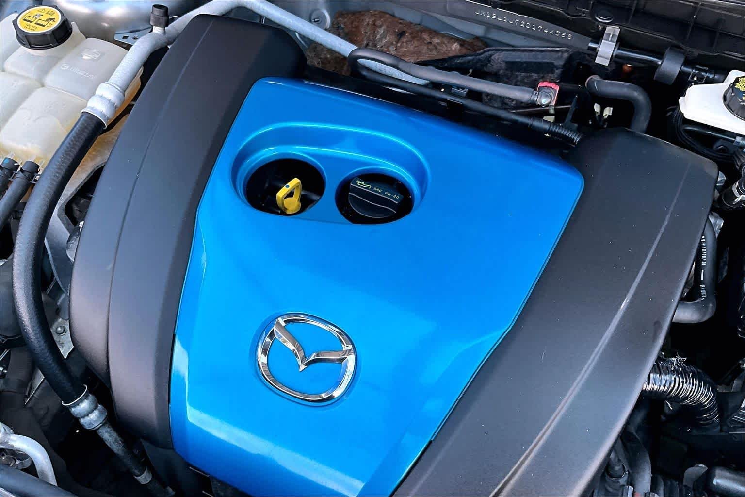Used 2013 Liquid Silver Metallic Mazda i Sport image 32