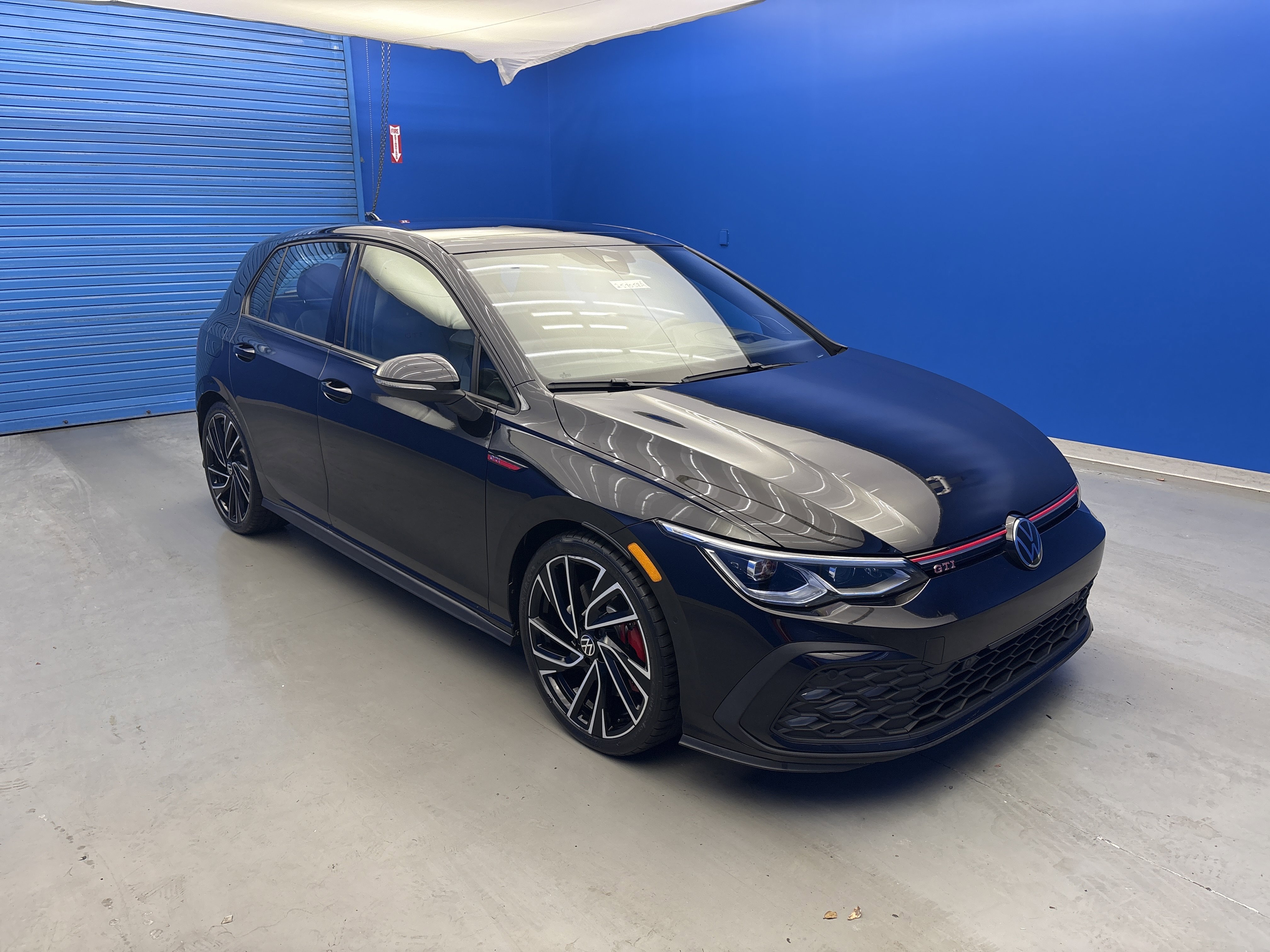 2023 Volkswagen Golf GTI Autobahn photo 2