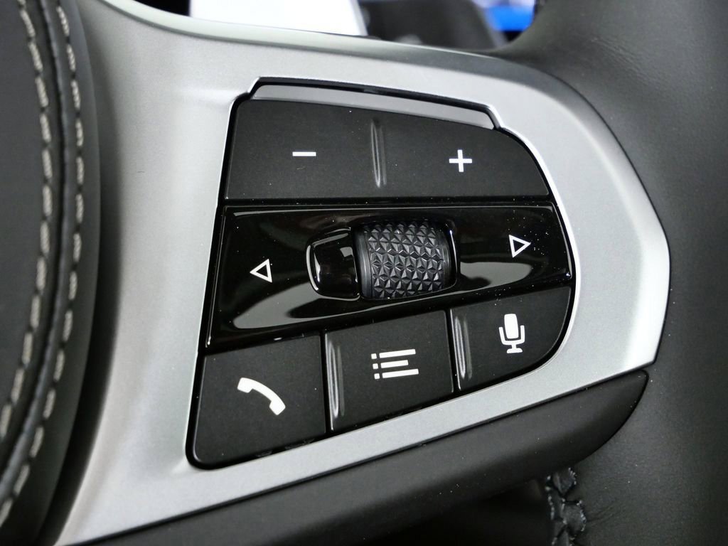 Used 2026 Skyscraper Grey Metallic BMW xDrive40i image 44