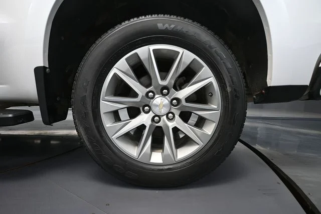 Used 2020 Beige Chevrolet High Country image 16