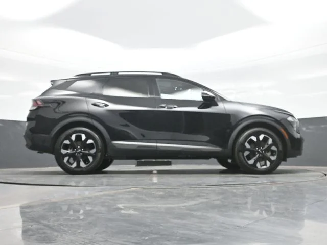 Used 2023 Black Kia X-Line image 24