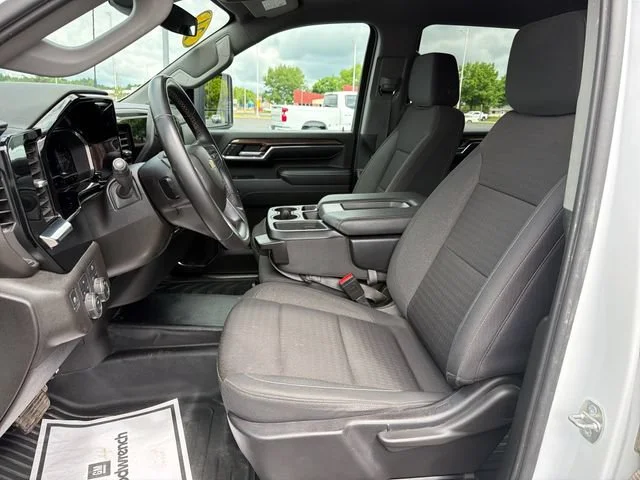 Used 2024 Summit White Chevrolet LT image 16