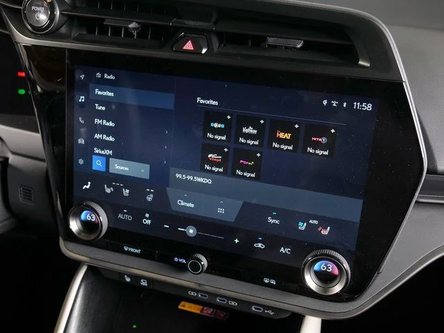 Used 2023  Lexus 450e Luxury image 16