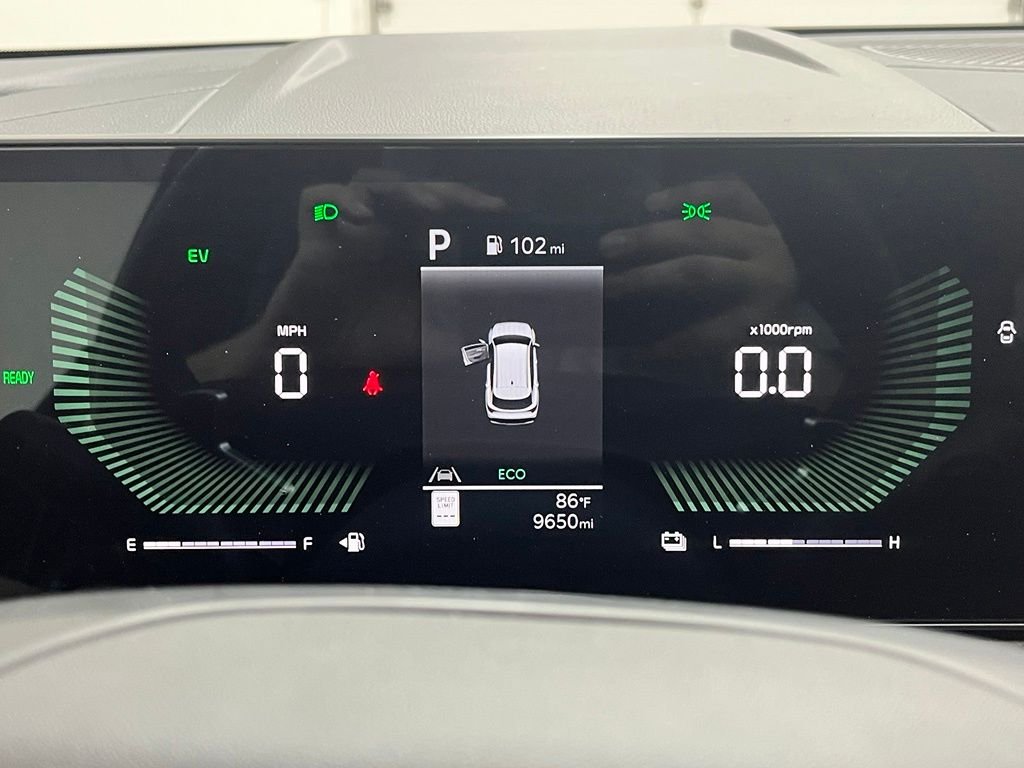 Used 2026 Black Kia X-Line image 25