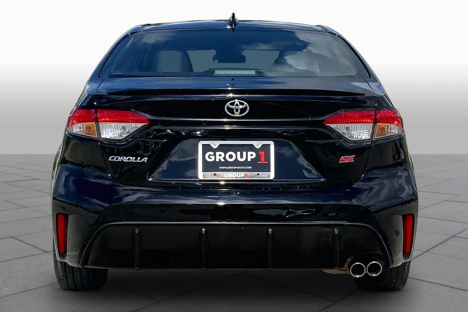Used 2025 Midnight Black Metallic Toyota SE image 5