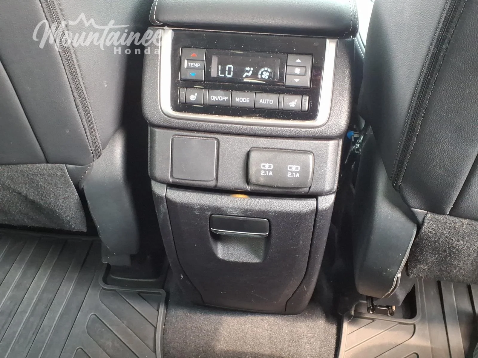 Used 2022 Crystal White Pearl Subaru Limited image 31