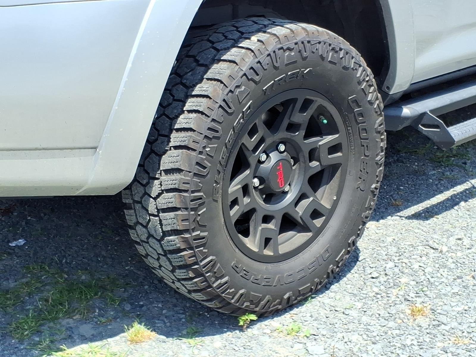 Used 2019 Classic Silver Metallic Toyota SR5 Premium image 10