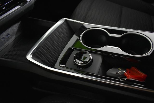 New 2027 Mosaic Black Metallic Chevrolet LT image 38
