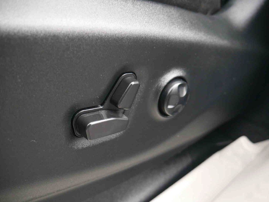 Used 2024 White Chrysler Touring L image 26