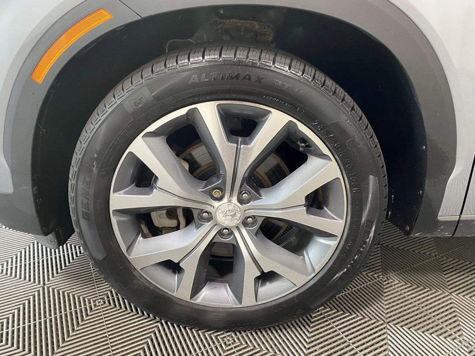 Used 2020 Lagoon Silver Hyundai SEL image 10