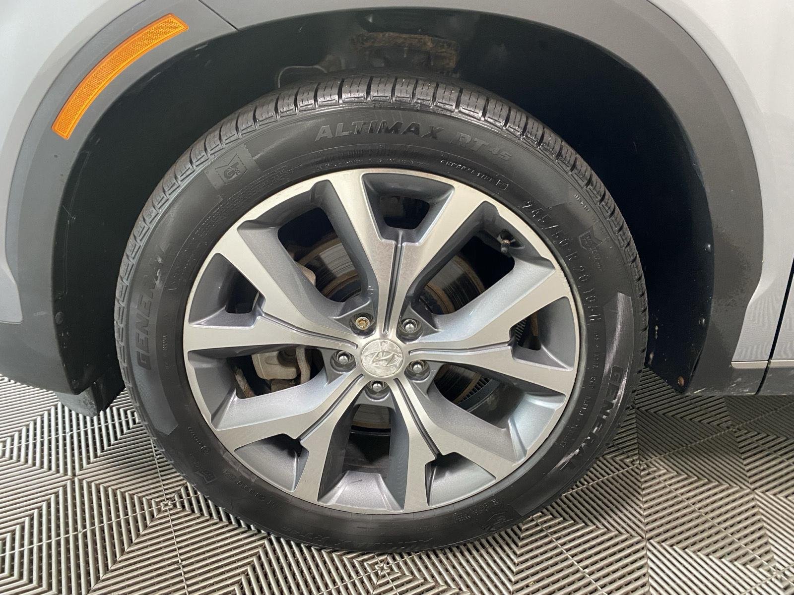Used 2020 Lagoon Silver Hyundai SEL image 10