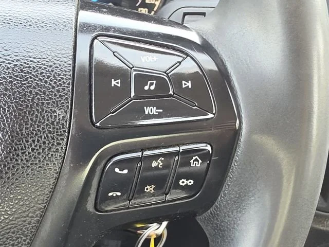 Used 2020 White Ford XL image 17