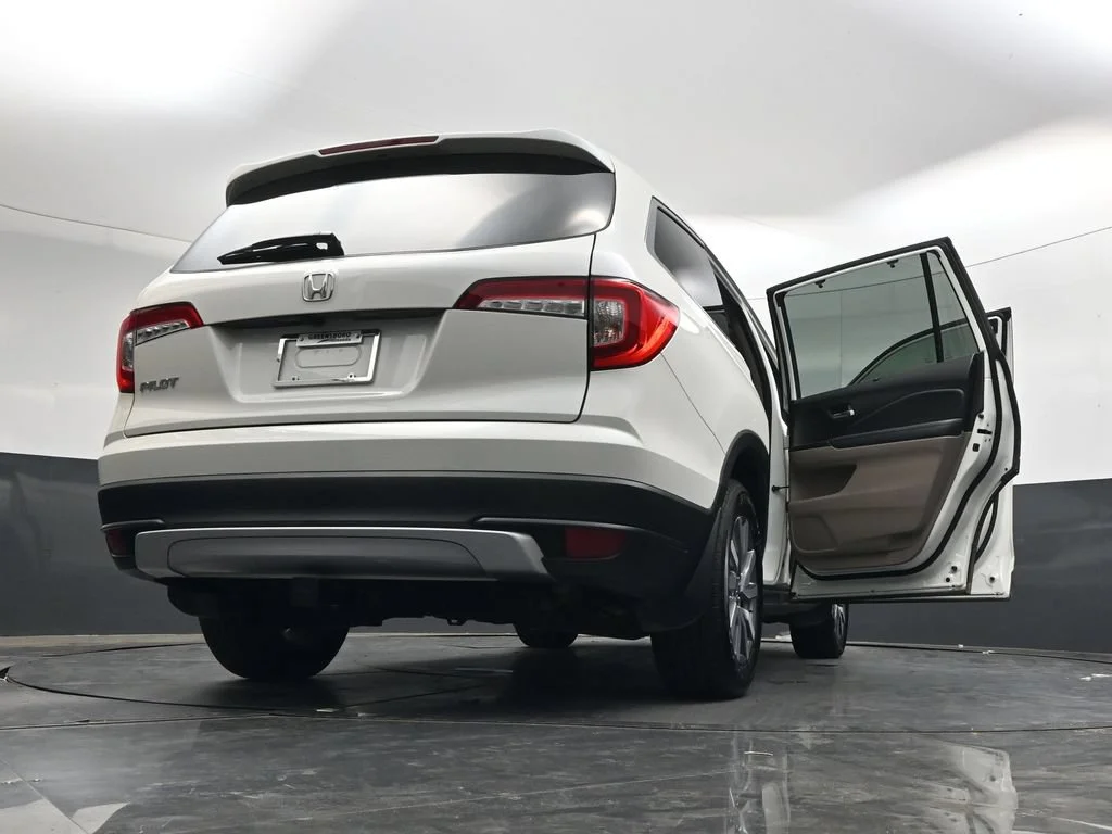 Used 2019 White Diamond Pearl Honda EX-L image 39