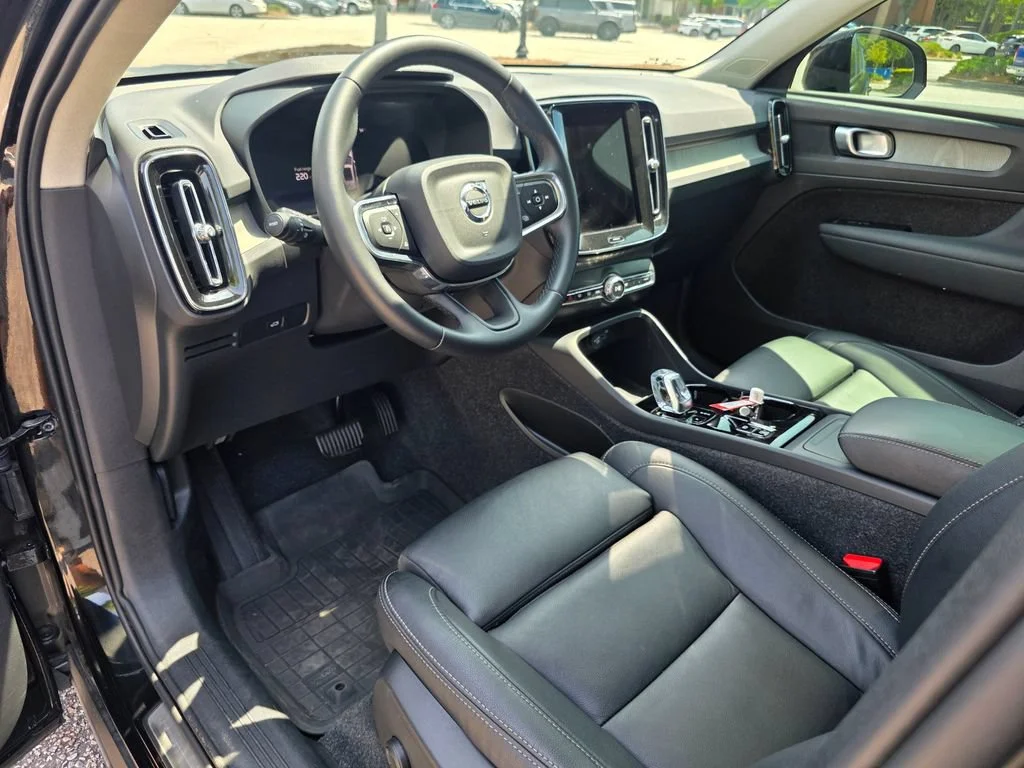 Used 2026  Volvo Plus image 10