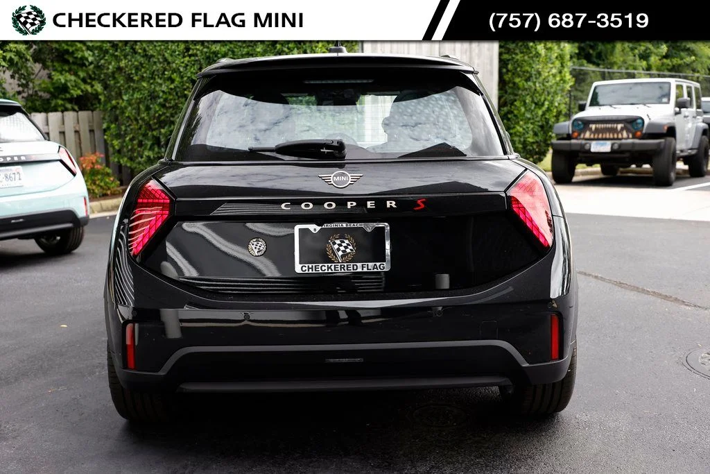 Used 2025 Midnight Black II MINI Signature image 11