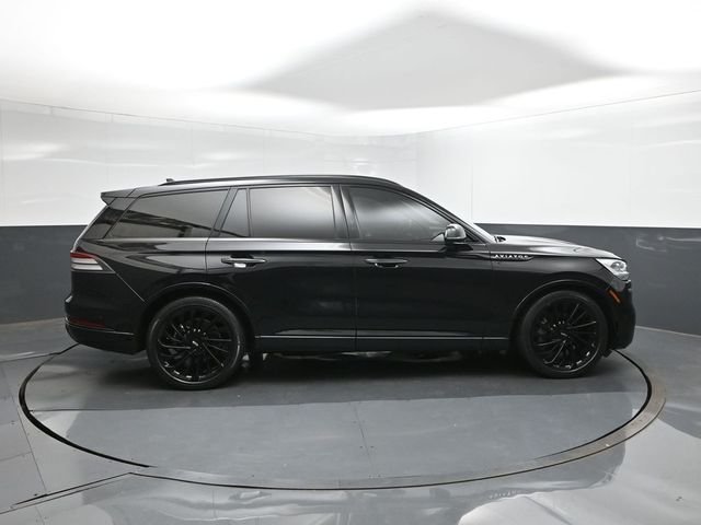 Used 2023 Black Lincoln Reserve image 11