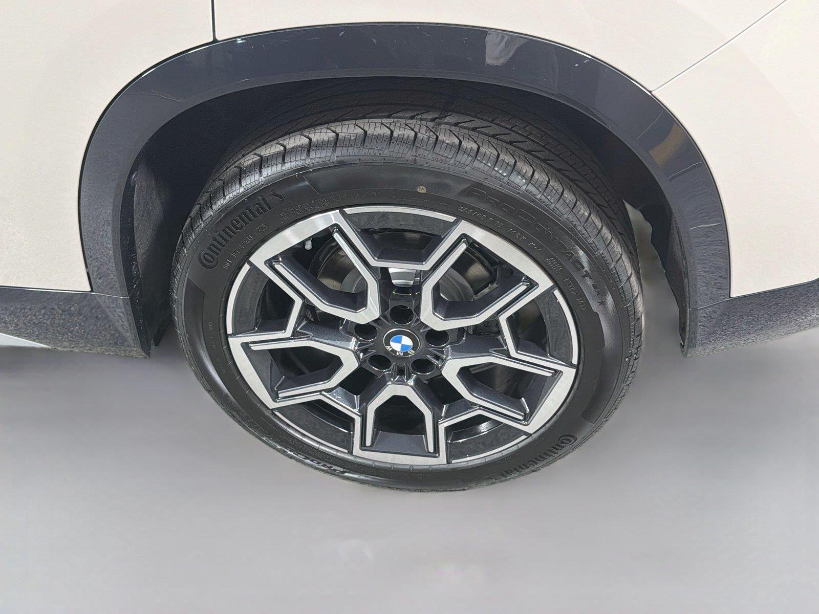 New 2026 Dune Grey Metallic BMW xDrive28i image 30