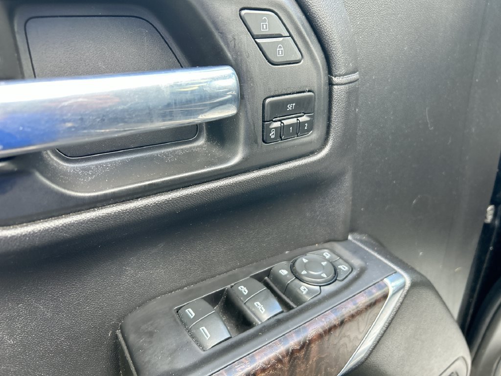Used 2021 Black GMC Denali image 28