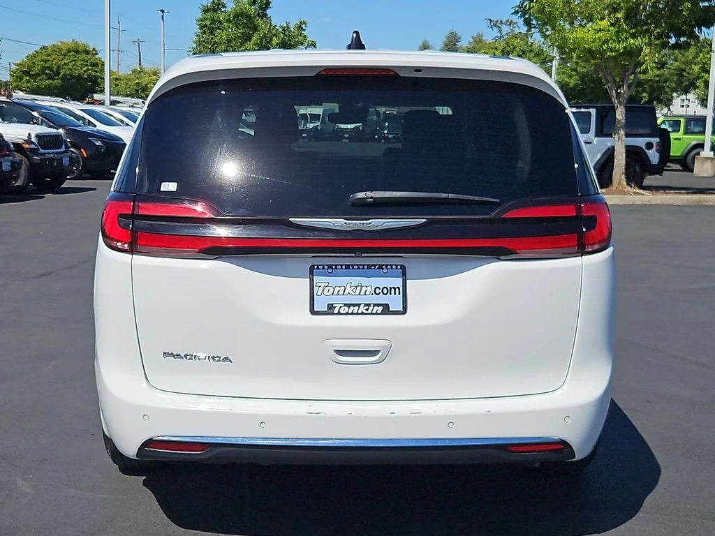 Used 2023 Bright White Clearcoat Chrysler Touring L image 5