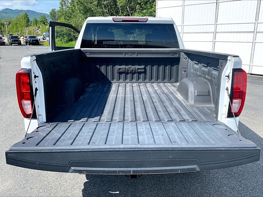 Used 2021 White GMC Elevation image 29