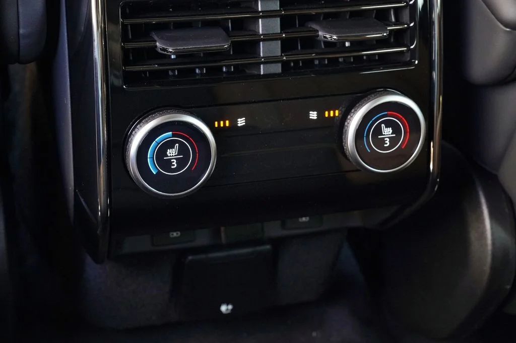New 2026 Carpathian Grey Land Rover Dynamic SE image 36