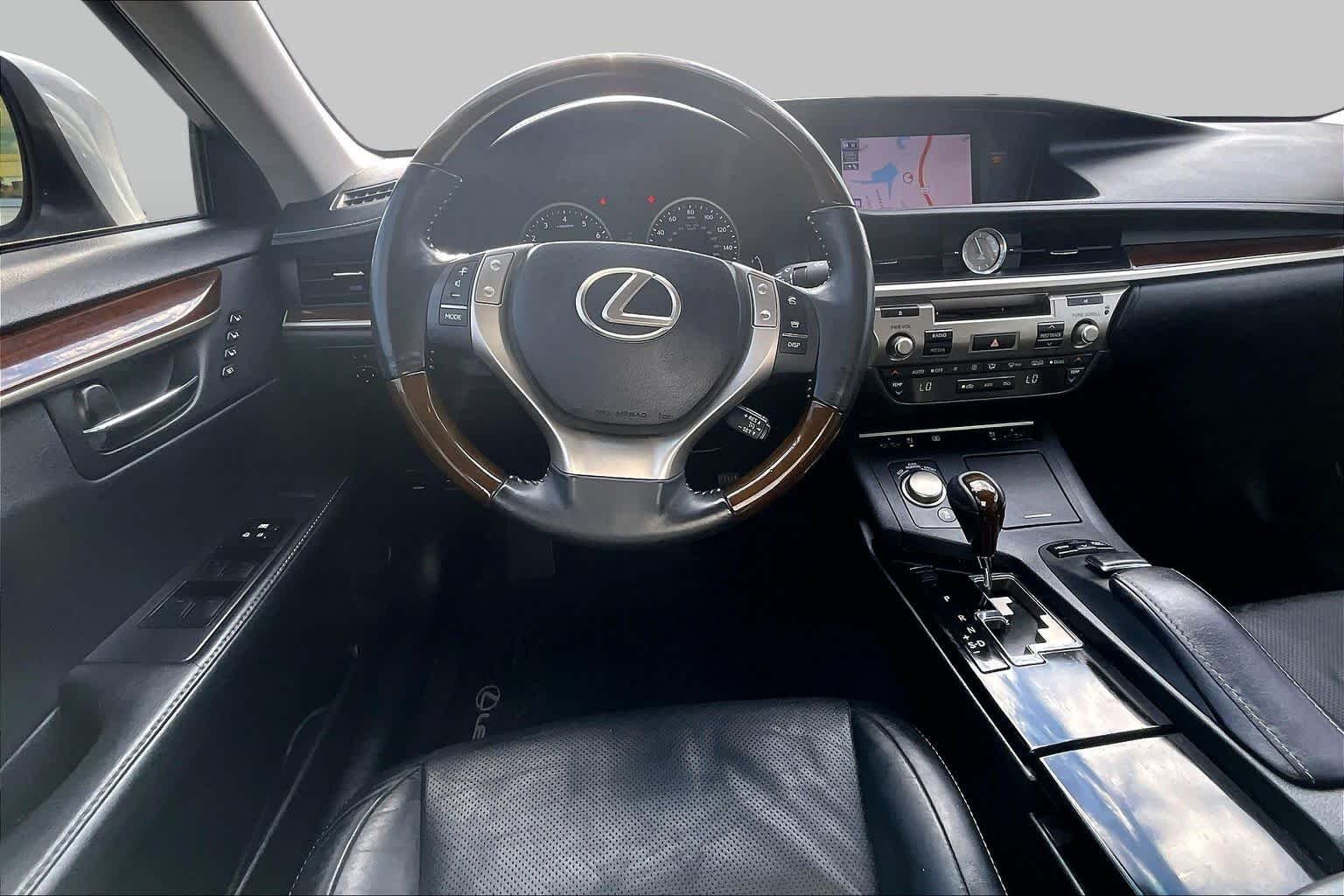Used 2014 Silver Lining Metallic Lexus  image 6