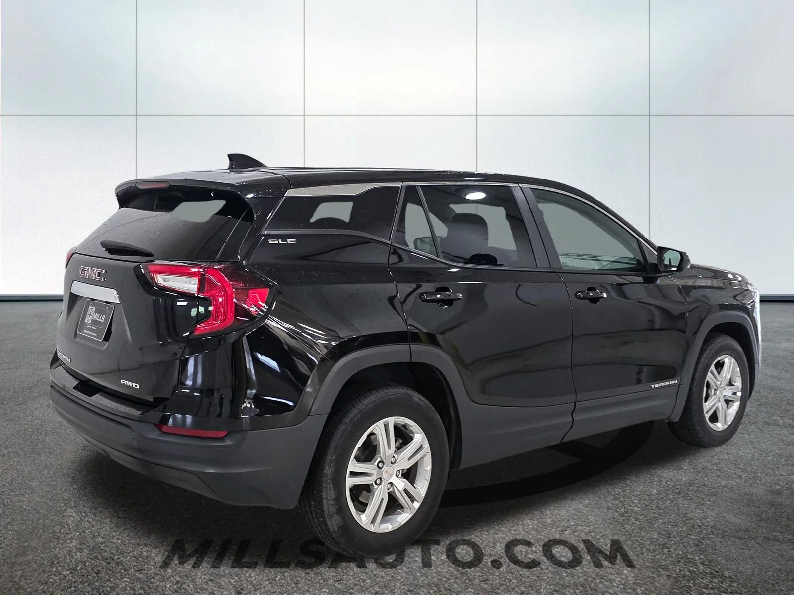 Used 2024 Black GMC SLE image 8