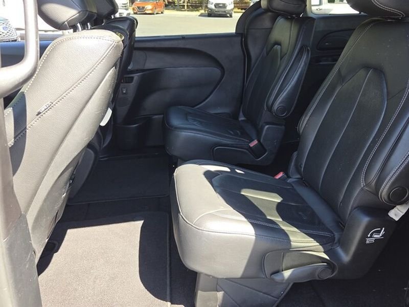 Used 2020 Ceramic Gray Clearcoat Chrysler Touring L Plus image 9