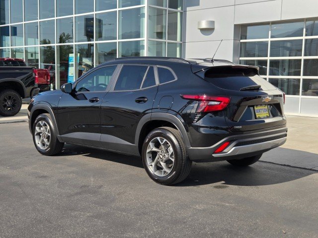 Used 2026 Mosaic Black Metallic Chevrolet LT image 7