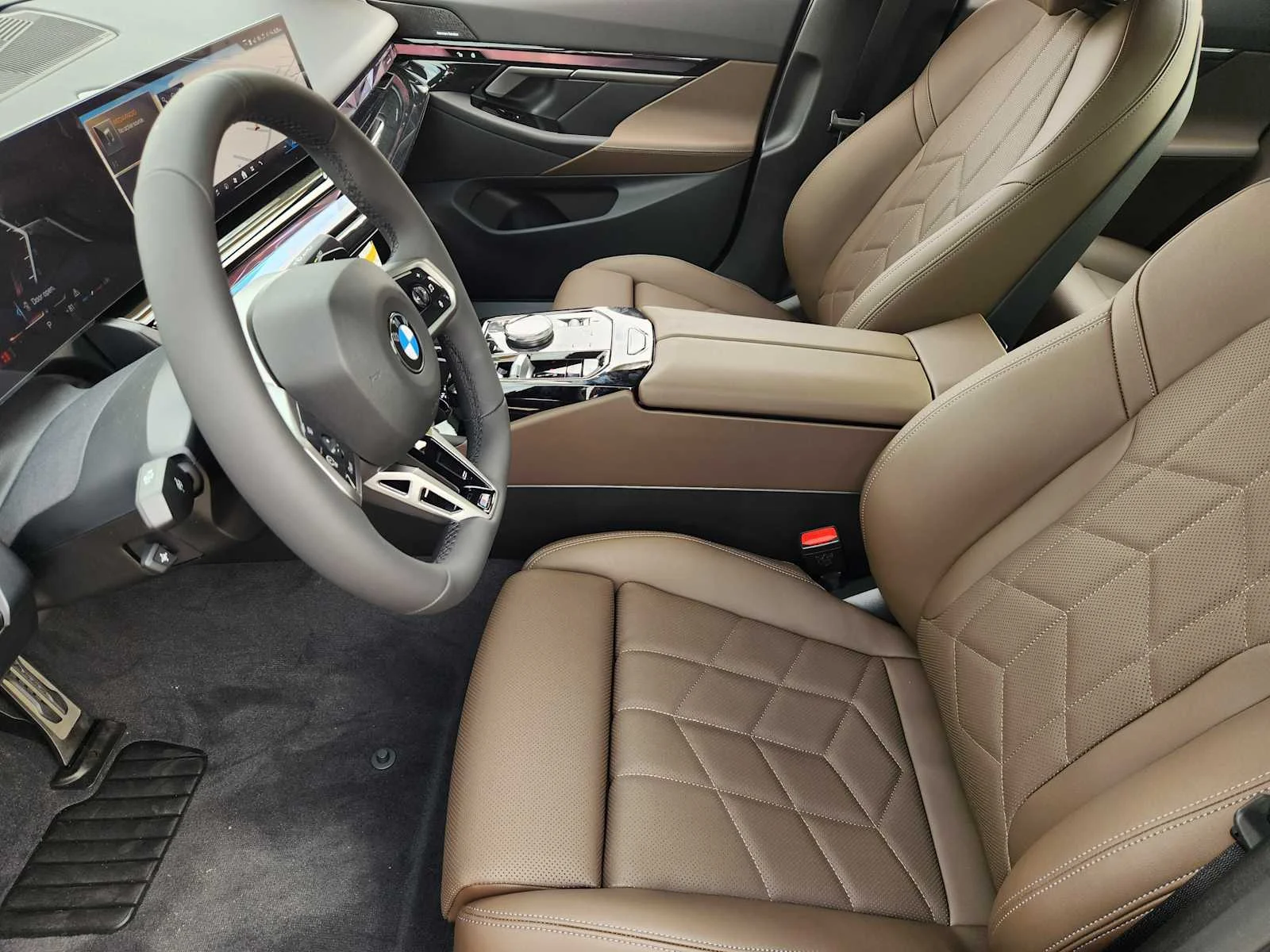 New 2027 Carbon Black Metallic BMW 530i image 4