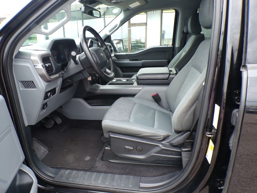 Used 2024 Black Metallic Ford XLT image 11
