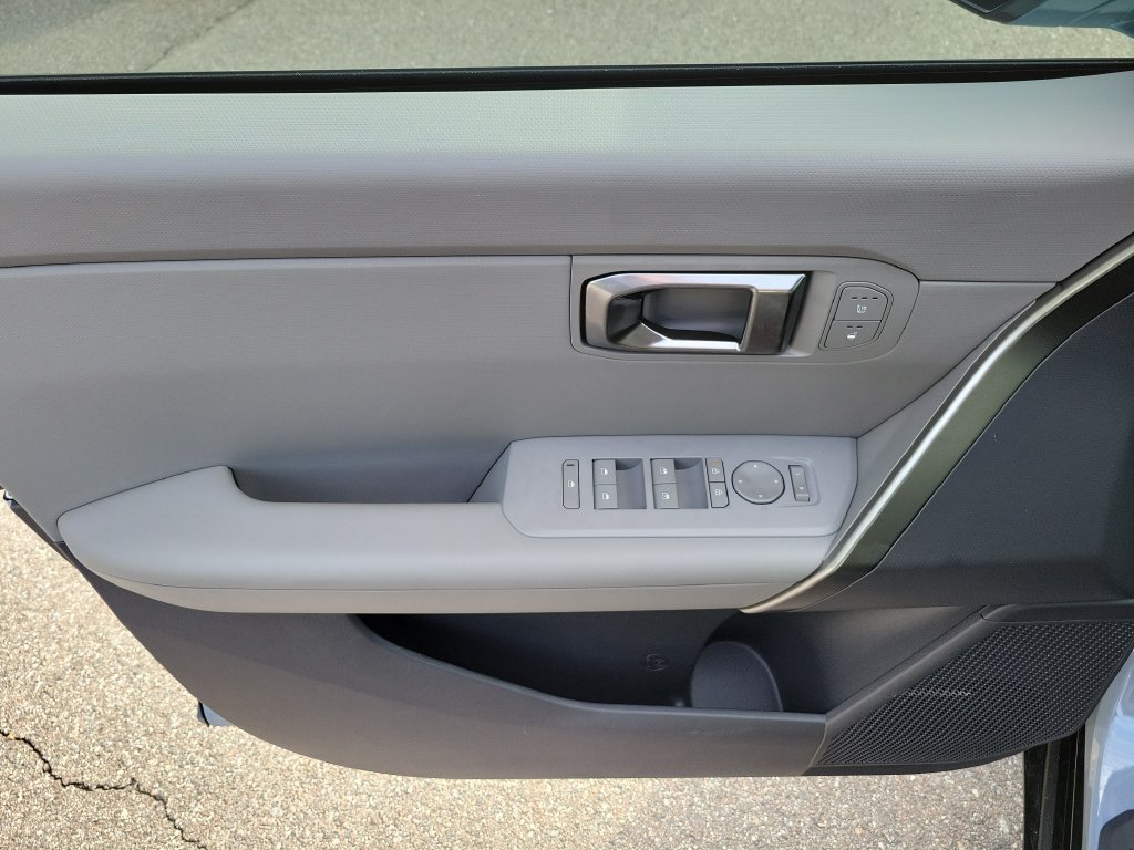 New 2027 Pale Gray Kia X-Line SX image 21