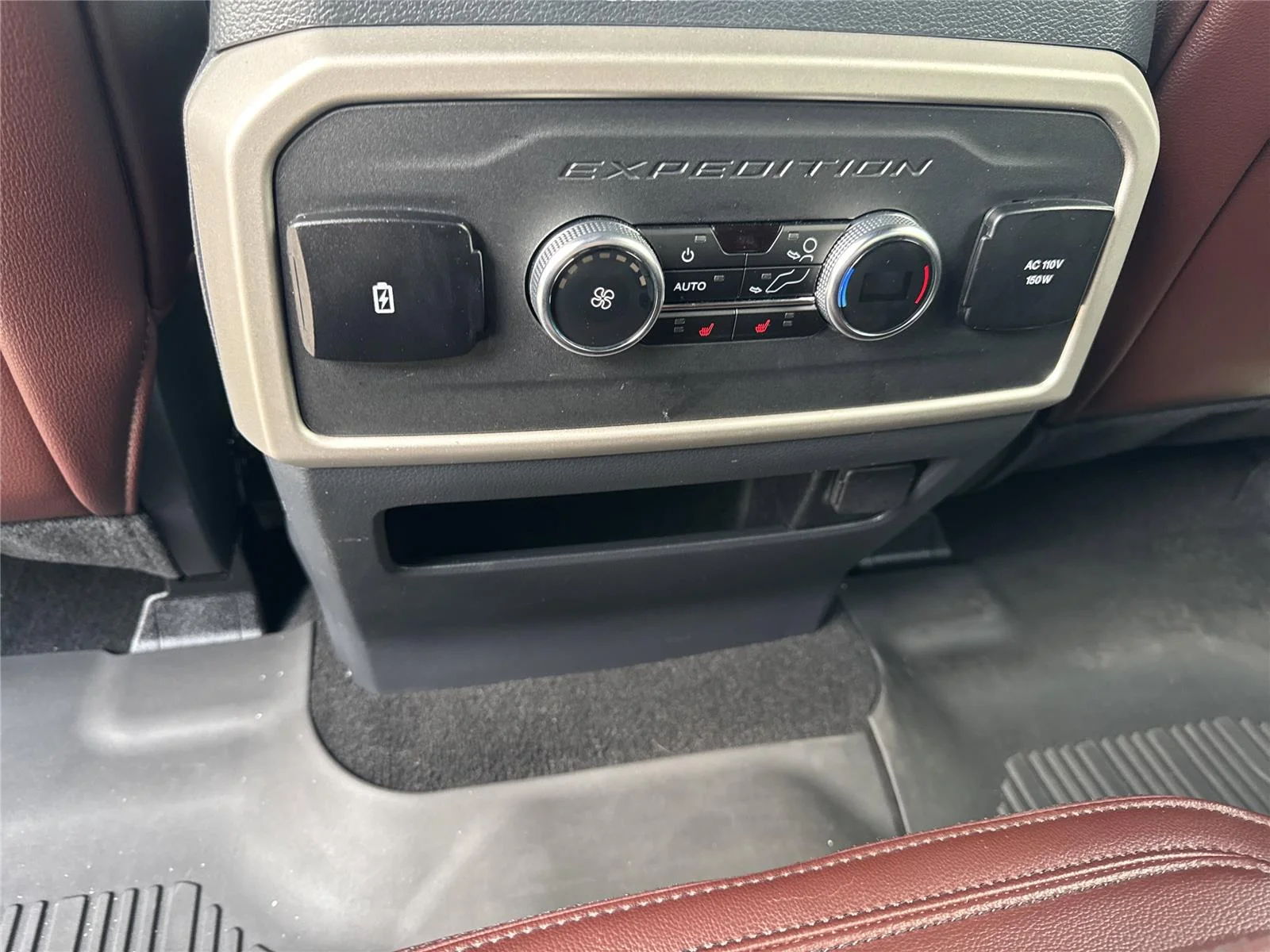 Used 2024 Dark Matter Gray Ford Limited image 31