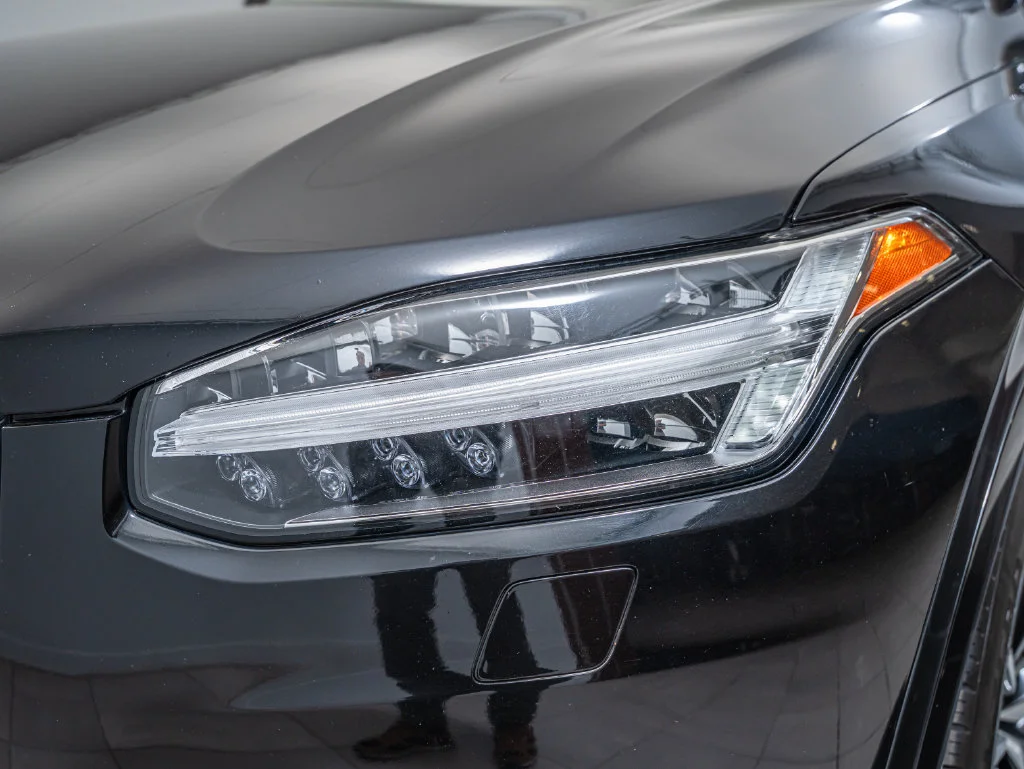 Used 2020 Onyx Black Metallic Volvo T6 Momentum image 15