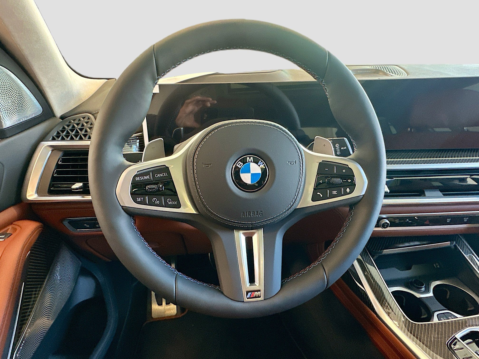 New 2026 Skyscraper Grey Metallic BMW M60i image 8