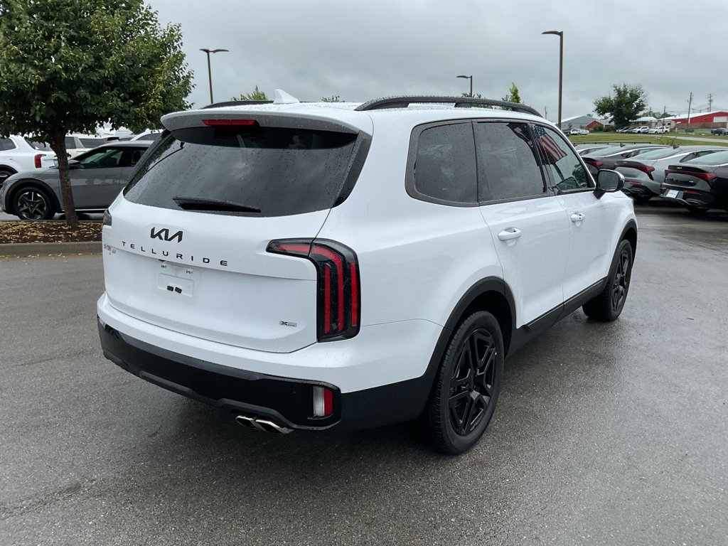 Used 2025 Glacial White Pearl Kia EX X-Line image 10