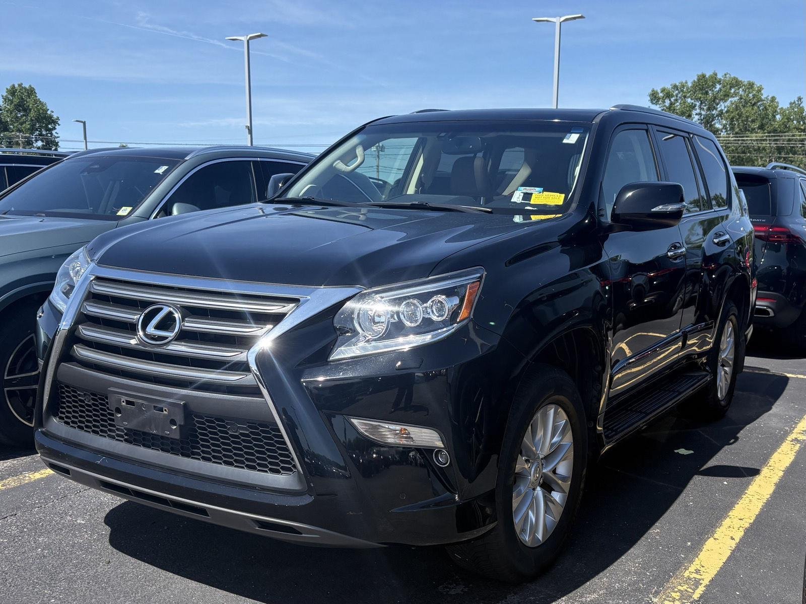 Used 2018  Lexus GX 460 image 3