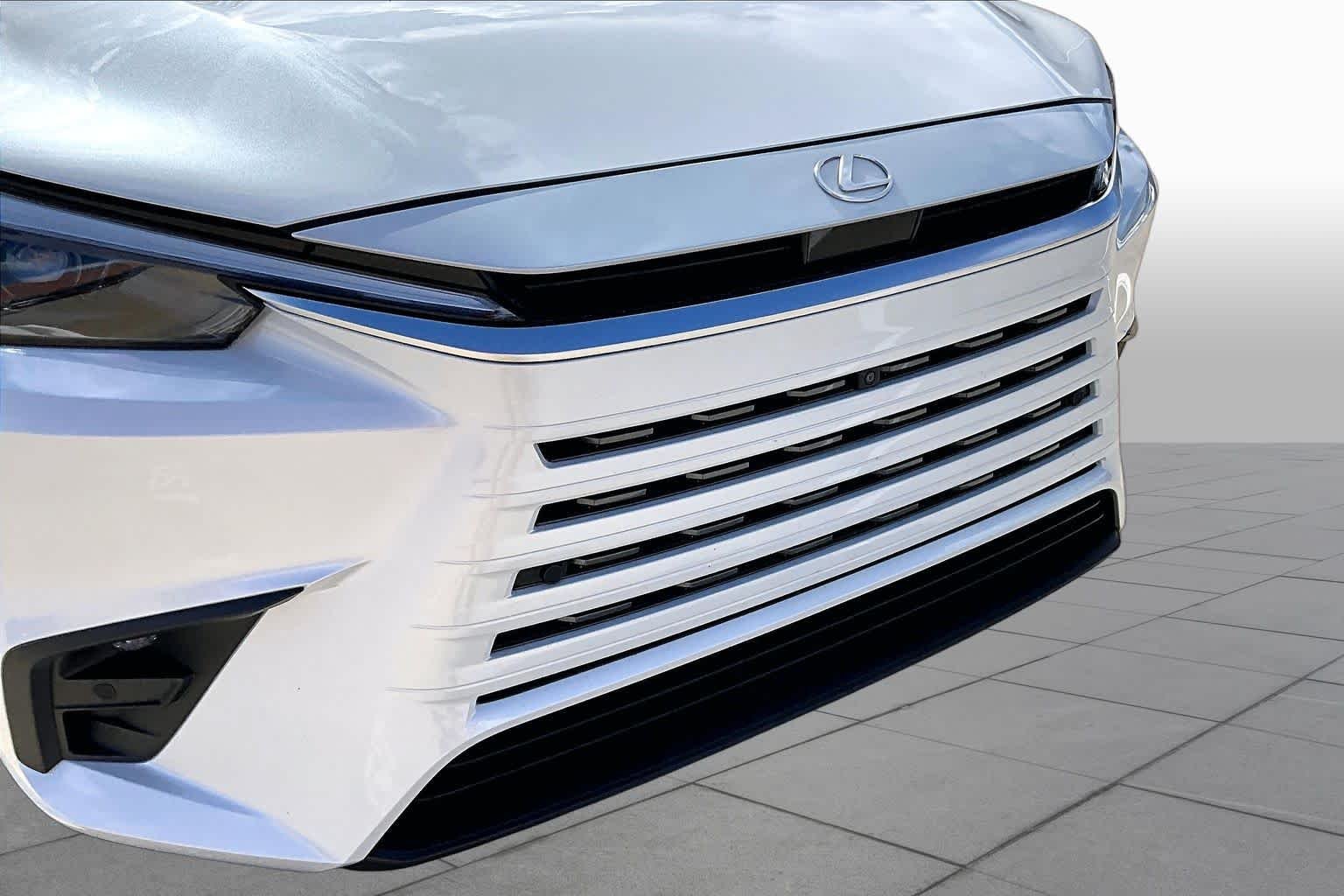 Used 2025 Wind Chill Pearl Lexus Premium image 30