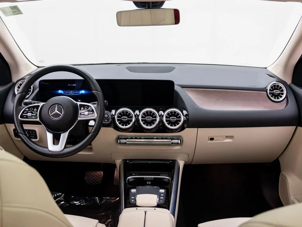 Used 2023 Gray Mercedes-Benz GLA 250 image 10