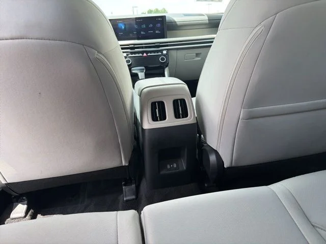 Used 2025 Silver Hyundai SEL image 23