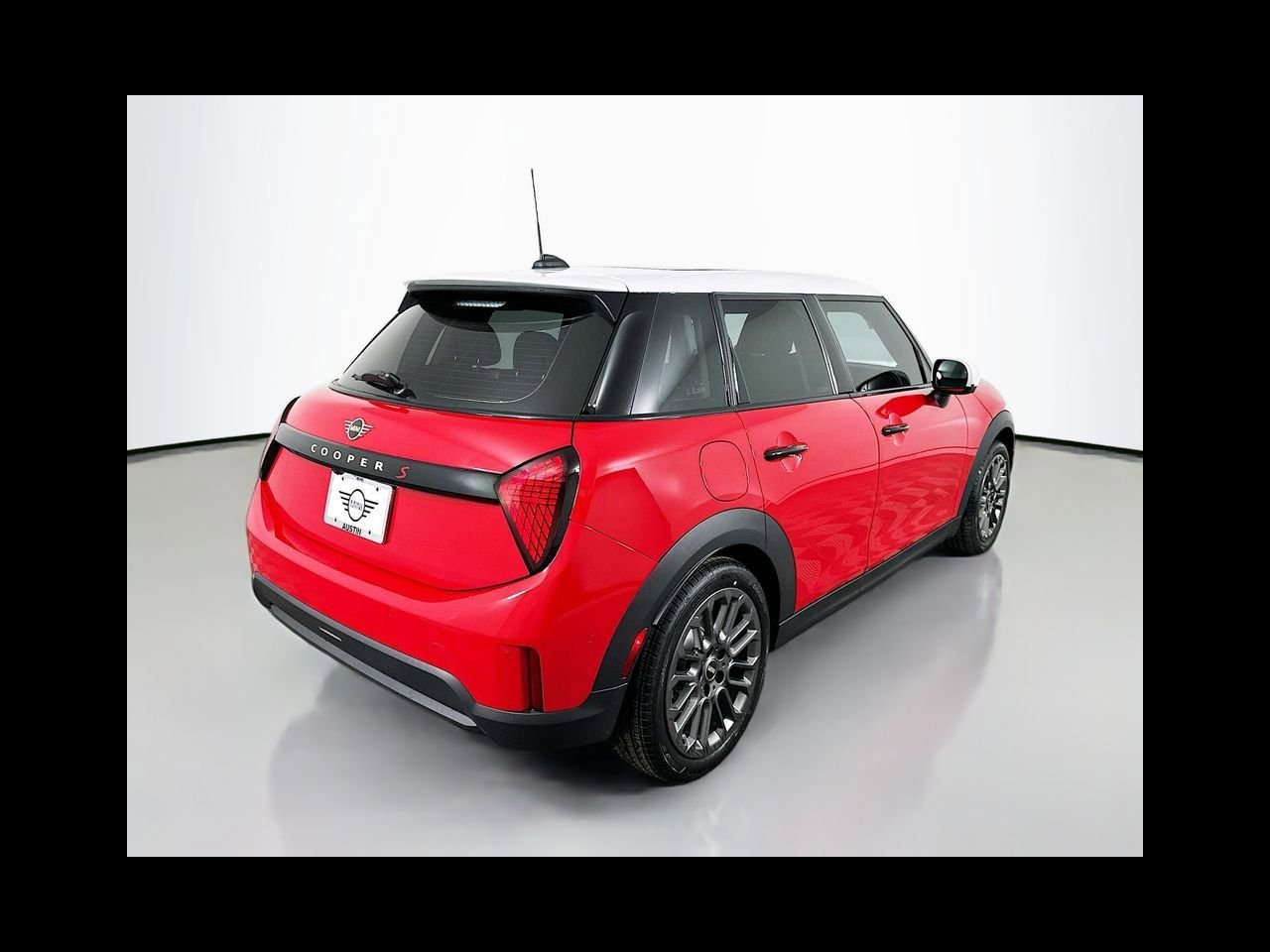 New 2026 Chili Red II MINI ICONIC image 5