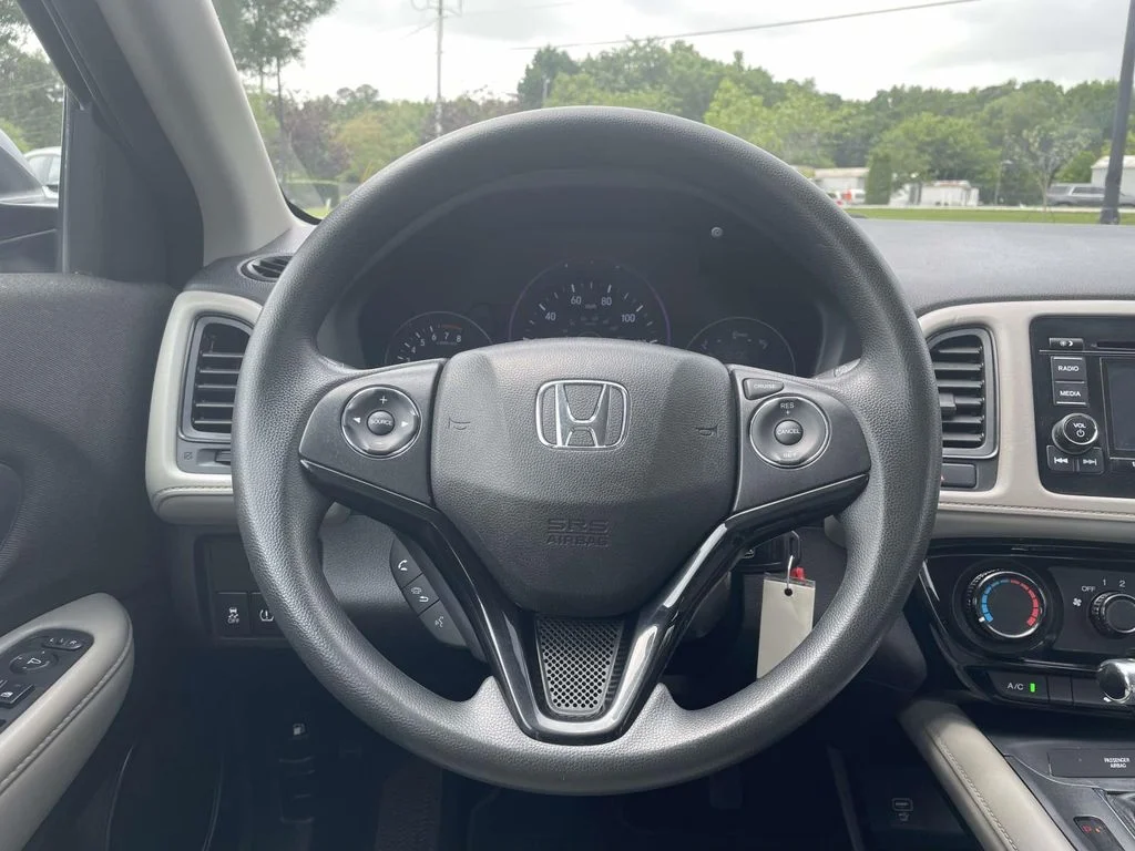 Used 2021 Lunar Silver Metallic Honda LX image 13